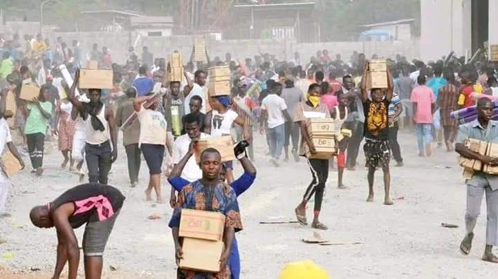 Abuja Residents Loot NEMA Warehouse Amid Economic Hardship