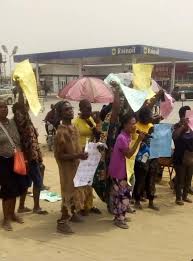 Market Women Protest Against Hoodlums’ Harassment in Lagos