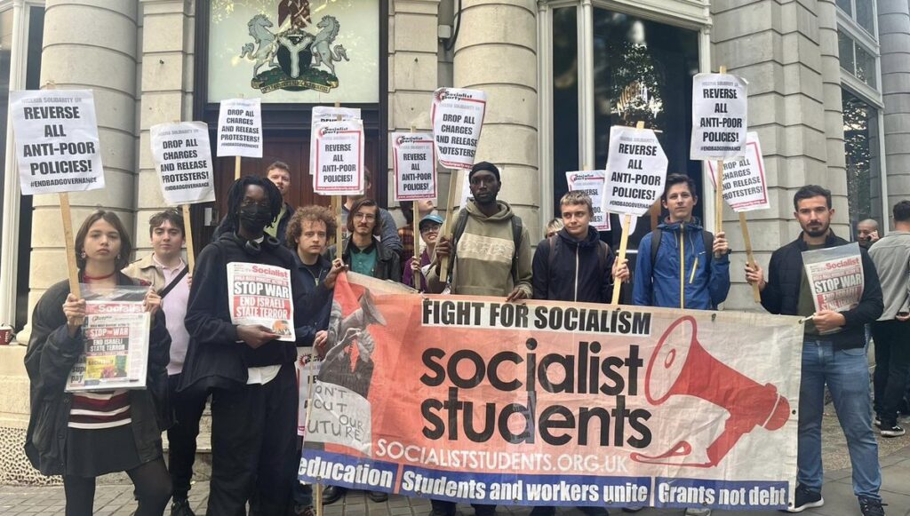 Nigerian Foreign Students Call Tinubu ‘Thief’ During Protest In London, Demand Release of Detained #EndBadGovernance Protesters, Others