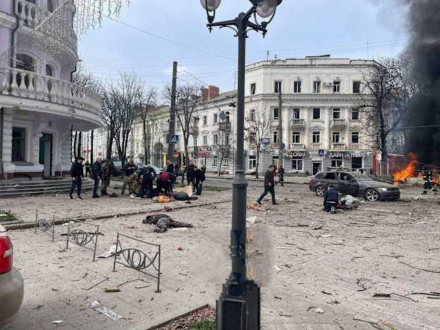 Russian Missile Strikes Ukrainian City of Sumy, Kills Over 20 People