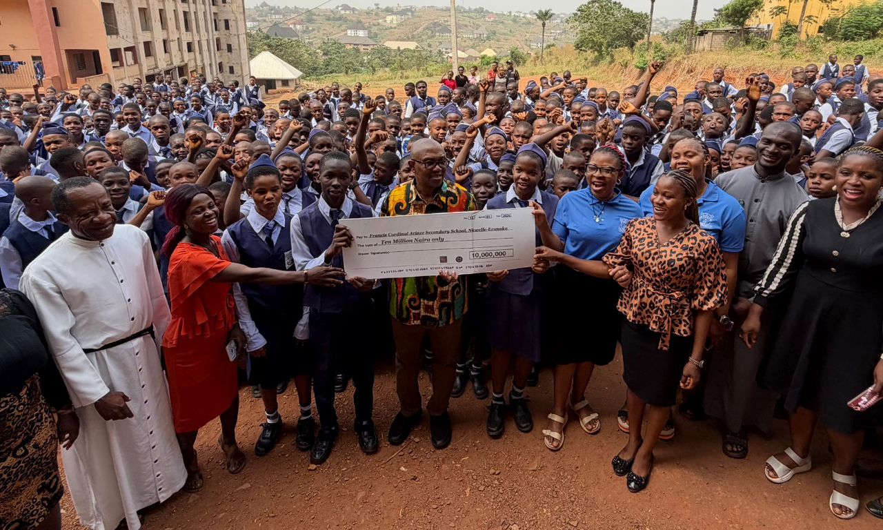 Peter Obi Donates ₦10m to Francis Cardinal Arinze Secondary School in Anambra